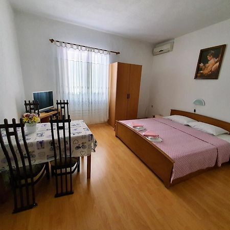Apartments - Buffet 2B Светий Юрай Номер фото