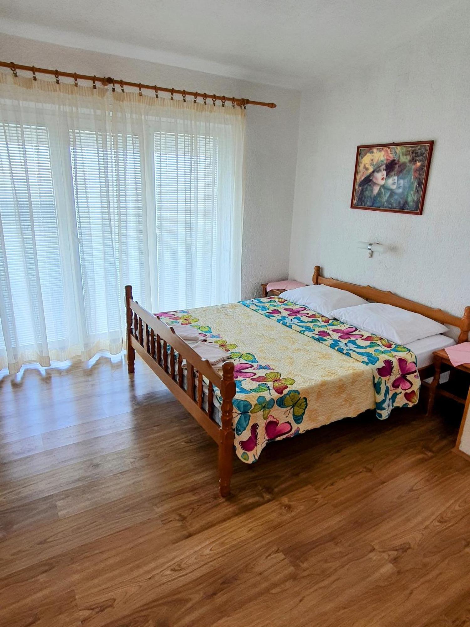 Apartments - Buffet 2B Светий Юрай Номер фото
